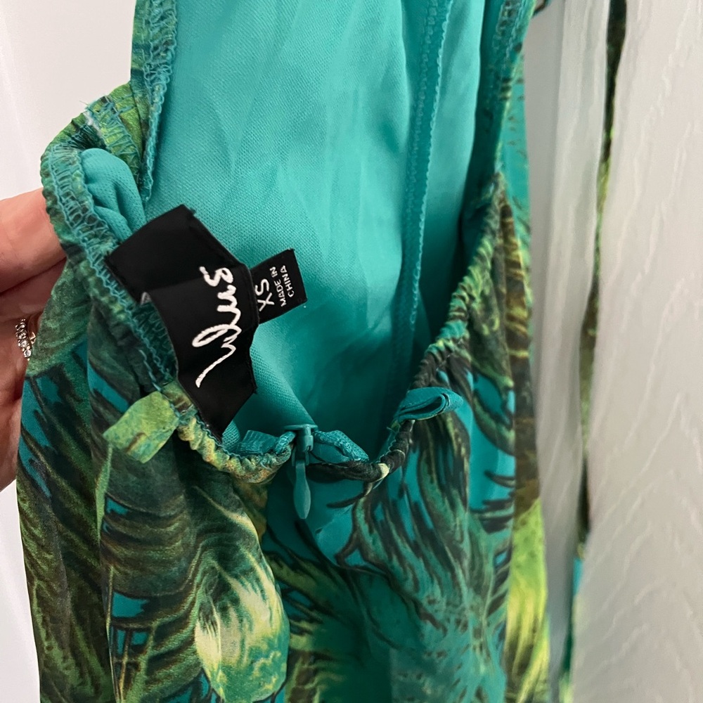 Lulus tropical halter dress - Picture 4 of 4